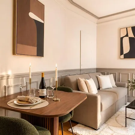 Trocadero - Elegant With Lift *